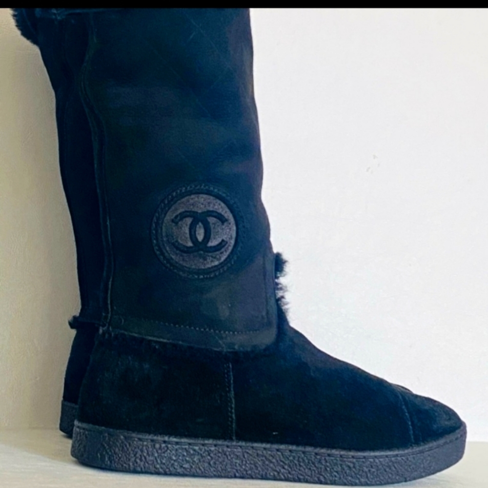 Size 38 Authentic fur Chanel Boots